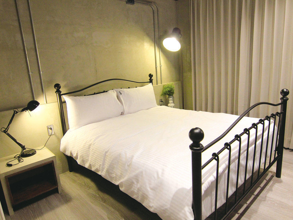 Loft Hostel Fengjia台中市 エクステリア 写真
