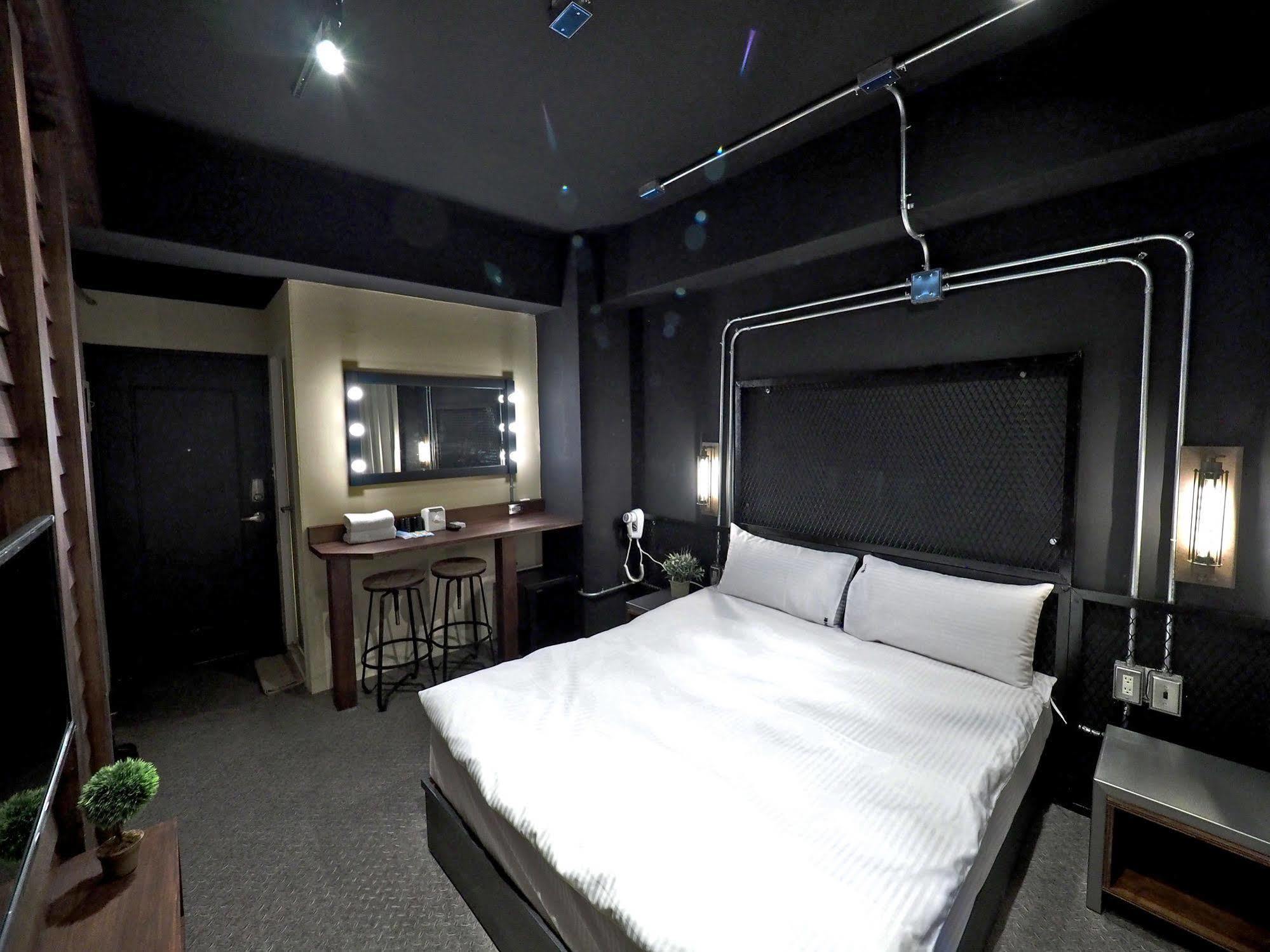 Loft Hostel Fengjia台中市 エクステリア 写真